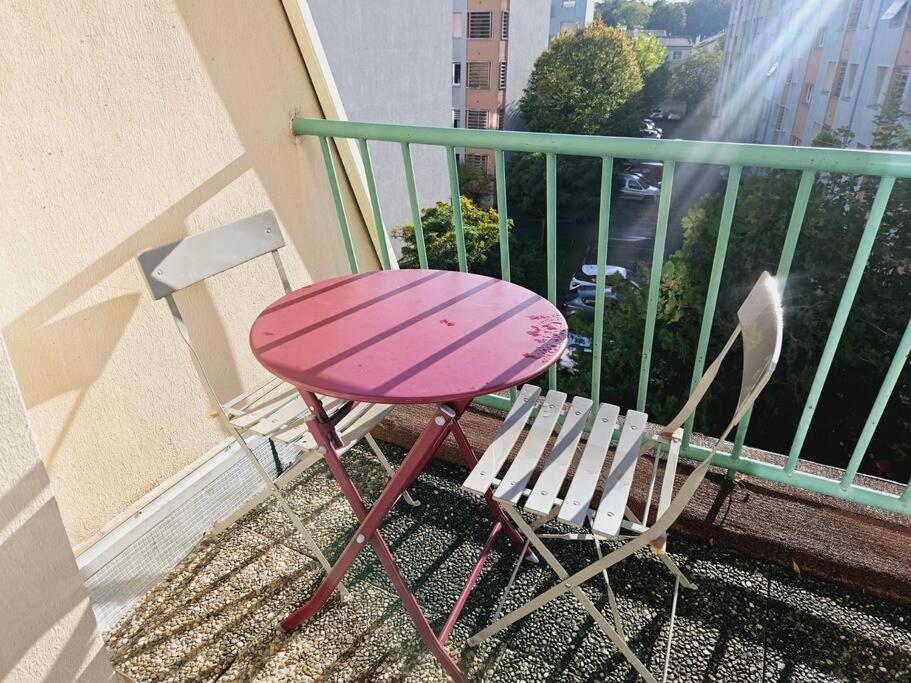 Le Studio De Max - Terrasse Et Parking Валанс Экстерьер фото